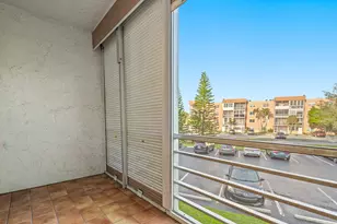 3000 Sunrise Lakes Dr E, Sunrise, FL 33322 - Photo 35