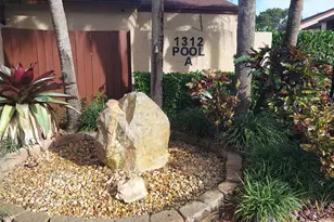 1203 Lakeview Dr E, Royal Palm Beach, FL 33411 - Photo 25