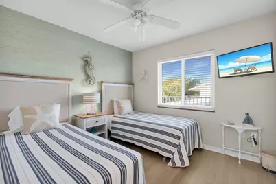 351 10th Street, Key Colony Beach, FL  - Photo 21