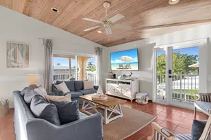 351 10th St, Key Colony Beach, FL - Photo 3