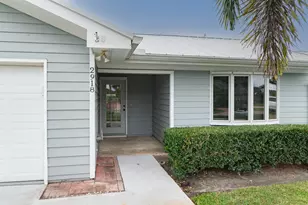 2918 SE Fairway W, Stuart, FL 34997 - Photo 3