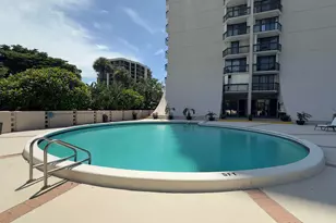2425 Presidential Way, West Palm Beach, FL 33401 - Photo 25