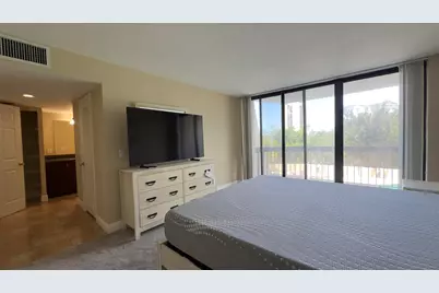 2425 Presidential Way #203, West Palm Beach, FL 33401 - Photo 13