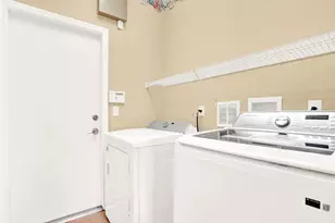 108 Devonshire Cir, Royal Palm Beach, FL 33414 - Photo 25