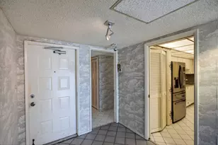 555 Oaks Ln, Pompano Beach, FL 33069 - Photo 15