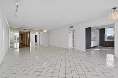 555 Oaks Lane #207, Pompano Beach, FL 33069 - Photo 21