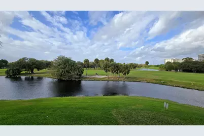 555 Oaks Lane #207, Pompano Beach, FL 33069 - Photo 3