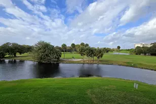 555 Oaks Ln, Pompano Beach, FL 33069 - Photo 3