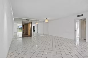 555 Oaks Ln, Pompano Beach, FL 33069 - Photo 11