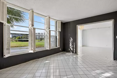 555 Oaks Lane #207, Pompano Beach, FL 33069 - Photo 7