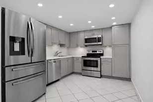 555 Oaks Ln, Pompano Beach, FL 33069 - Photo 29