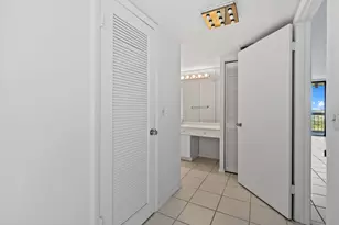 2425 Presidential Way, West Palm Beach, FL 33401 - Photo 31
