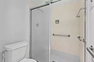 2425 Presidential Way, West Palm Beach, FL 33401 - Photo 21
