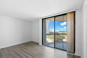 2425 Presidential Way, West Palm Beach, FL 33401 - Photo 13