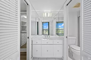 2425 Presidential Way, West Palm Beach, FL 33401 - Photo 17
