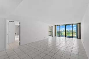 2425 Presidential Way, West Palm Beach, FL 33401 - Photo 9