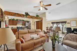 943 SE Brookedge Ave E, Port Saint Lucie, FL 34983 - Photo 9