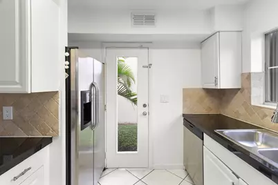 1045 SE 6th Avenue, Dania Beach, FL 33004 - Photo 19