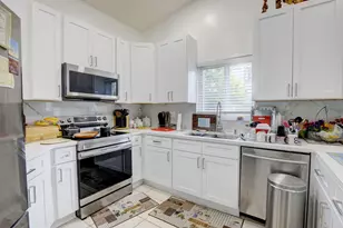 10245 SW 16th Ct, Pembroke Pines, FL 33025 - Photo 9