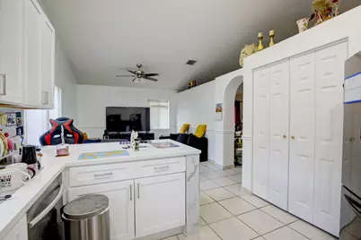10245 SW 16th Court, Pembroke Pines, FL 33025 - Photo 5