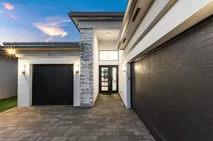 8233 Essex Country Clb Dr, Boca Raton, FL 33434 - Photo 3