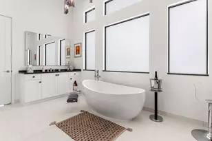 8233 Essex Country Clb Dr, Boca Raton, FL 33434 - Photo 19