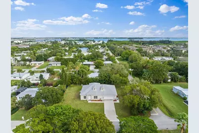 1410 4th Court, Vero Beach, FL 32960 - Photo 1