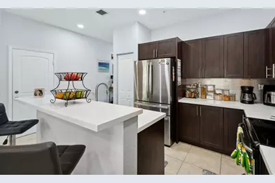 148 SW 7th Court, Pompano Beach, FL 33060 - Photo 5