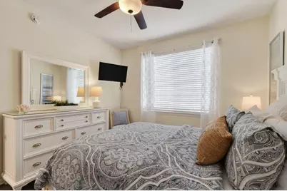 3202 Myrtlewood Circle E, Palm Beach Gardens, FL 33418 - Photo 15