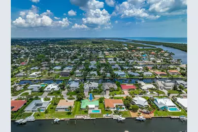 8502 SE Royal Street, Hobe Sound, FL 33455 - Photo 37