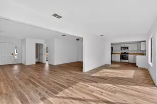 2101 SE Holland St, Port Saint Lucie, FL 34952 - Photo 11