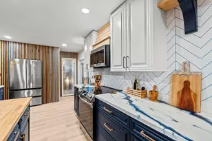 18989 SE Hillcrest Dr, Tequesta, FL 33469 - Photo 3