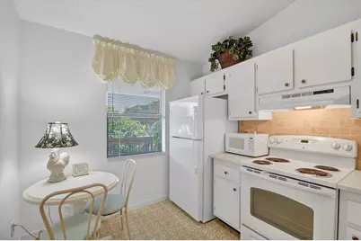 4542 Lucerne Lakes Boulevard E #202, Lake Worth, FL 33467 - Photo 7