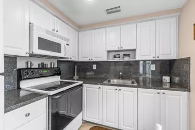 715 Normandy O, Delray Beach, FL 33484 - Photo 9