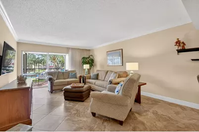 23345 Carolwood Lane Lane #205, Boca Raton, FL 33428 - Photo 7