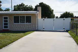 552 Beech Rd, West Palm Beach, FL 33409 - Photo 11