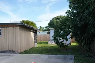 552 Beech Rd, West Palm Beach, FL 33409 - Photo 13