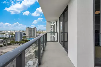 11 NE 6th Street #2201, Miami, FL 33132 - Photo 17