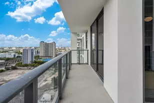 11 NE 6th St, Miami, FL 33132 - Photo 17