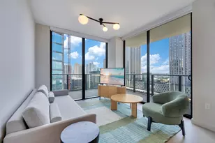 11 NE 6th St, Miami, FL 33132 - Photo 1