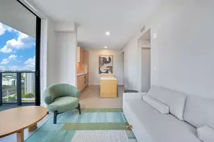 11 NE 6th St, Miami, FL 33132 - Photo 5