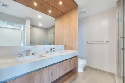 11 NE 6th Street #2201, Miami, FL 33132 - Photo 11