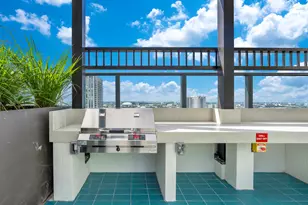 11 NE 6th St, Miami, FL 33132 - Photo 19