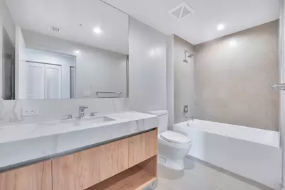11 NE 6th Street #2201, Miami, FL 33132 - Photo 9