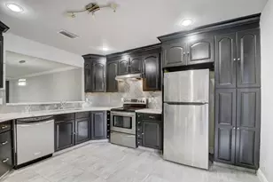 1105 Maplewood Dr, Greenacres, FL 33415 - Photo 9