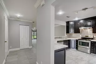 1105 Maplewood Dr, Greenacres, FL 33415 - Photo 7