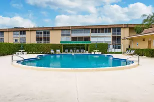 500 Village Green Cir W, Lake Worth Beach, FL 33461 - Photo 29