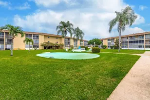 500 Village Green Cir W, Lake Worth Beach, FL 33461 - Photo 25