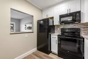 500 Village Green Cir W, Lake Worth Beach, FL 33461 - Photo 7