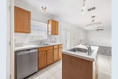 981 SW McElroy Avenue, Port Saint Lucie, FL 34984 - Photo 15